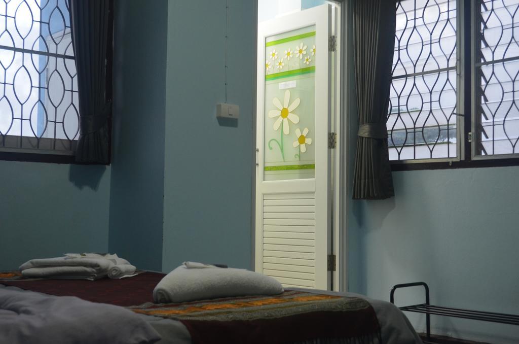 Jeesnail Guesthouse Бангкок Экстерьер фото