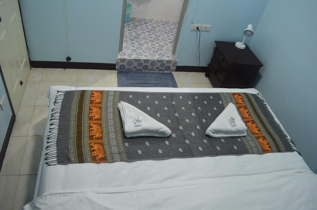 Jeesnail Guesthouse Бангкок Экстерьер фото
