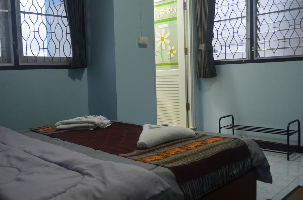 Jeesnail Guesthouse Бангкок Экстерьер фото