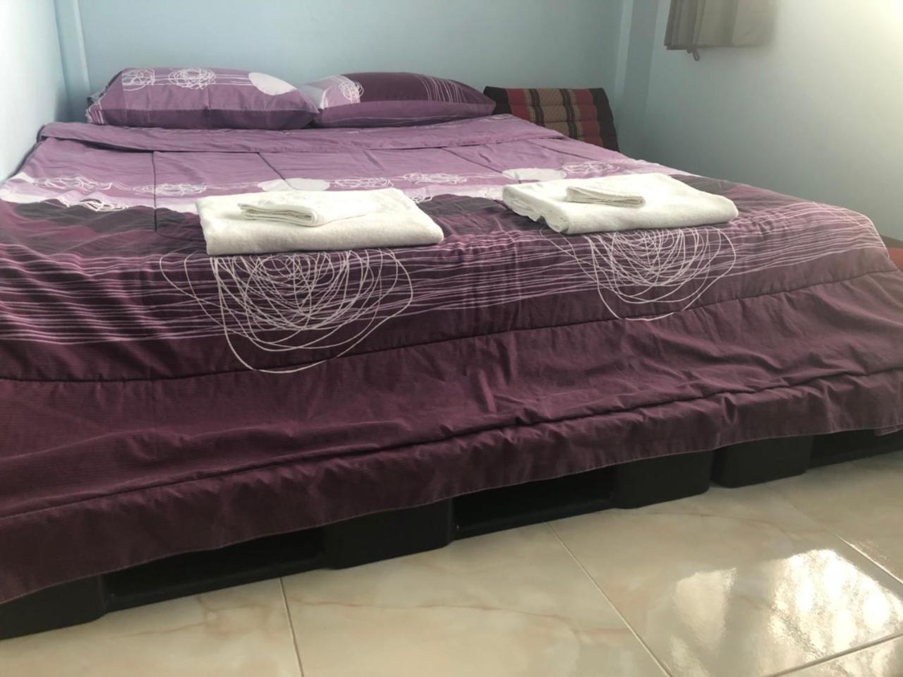 Jeesnail Guesthouse Бангкок Экстерьер фото
