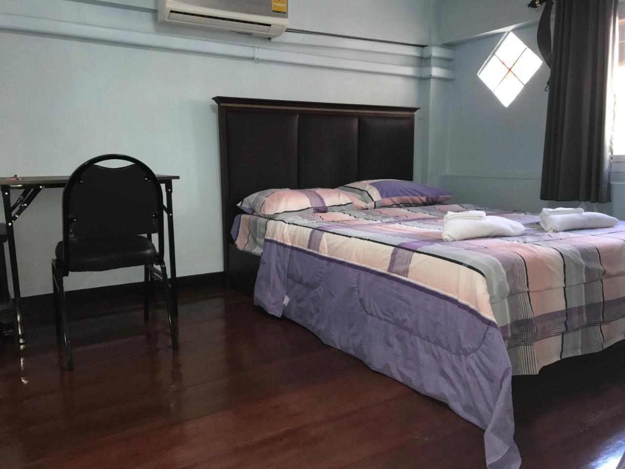 Jeesnail Guesthouse Бангкок Экстерьер фото